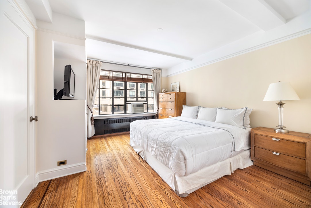 110 East 87th Street, Unit 9B Manhattan, NY 10128 - Photo 9 of 10