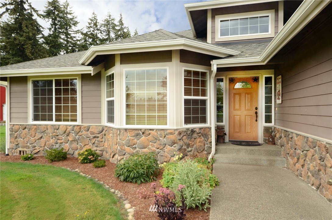 9416 James Road Southwest Rochester, WA 98579 - Photo 2 of 32
