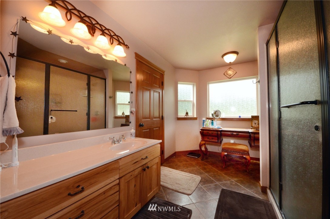 9416 James Road Southwest Rochester, WA 98579 - Photo 11 of 32