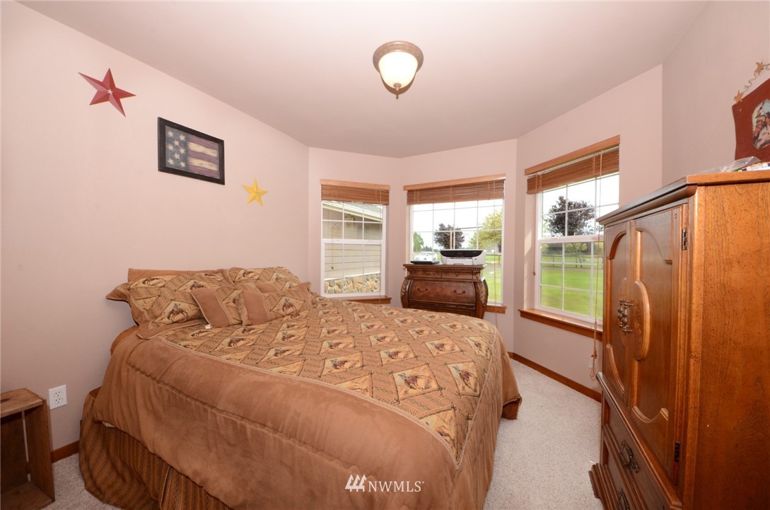 9416 James Road Southwest Rochester, WA 98579 - Photo 15 of 32