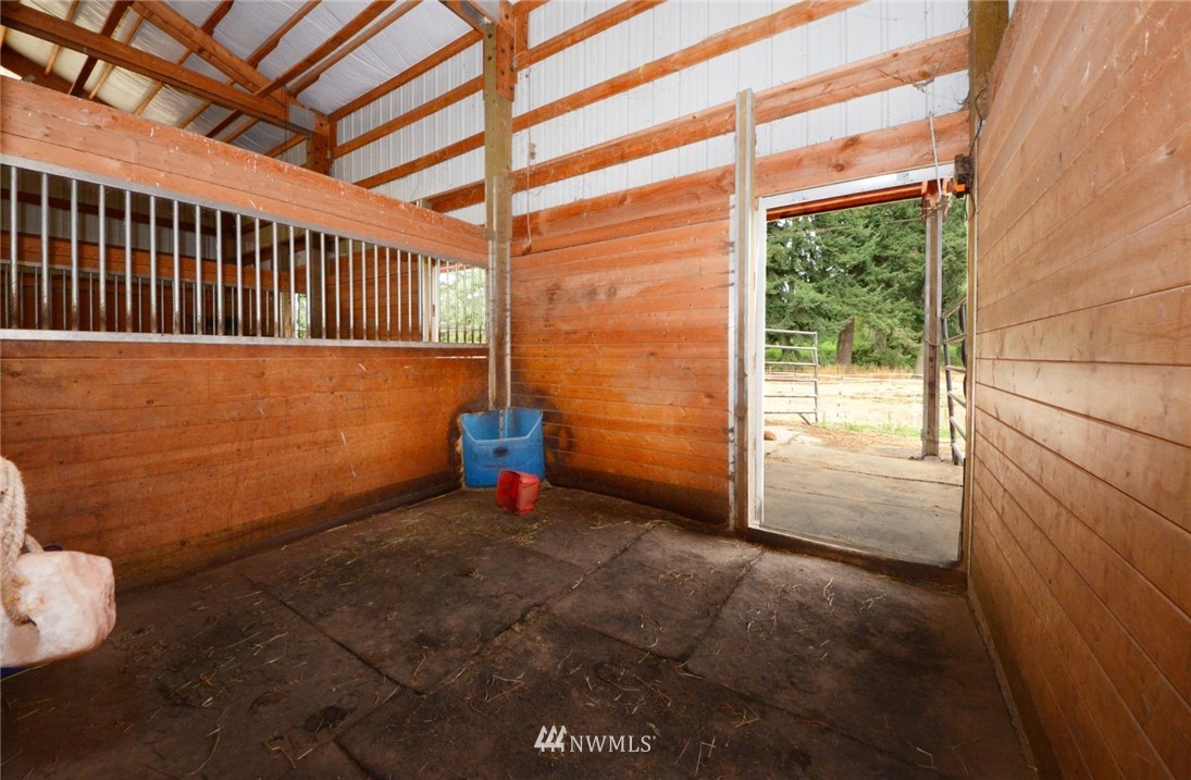 9416 James Road Southwest Rochester, WA 98579 - Photo 23 of 32