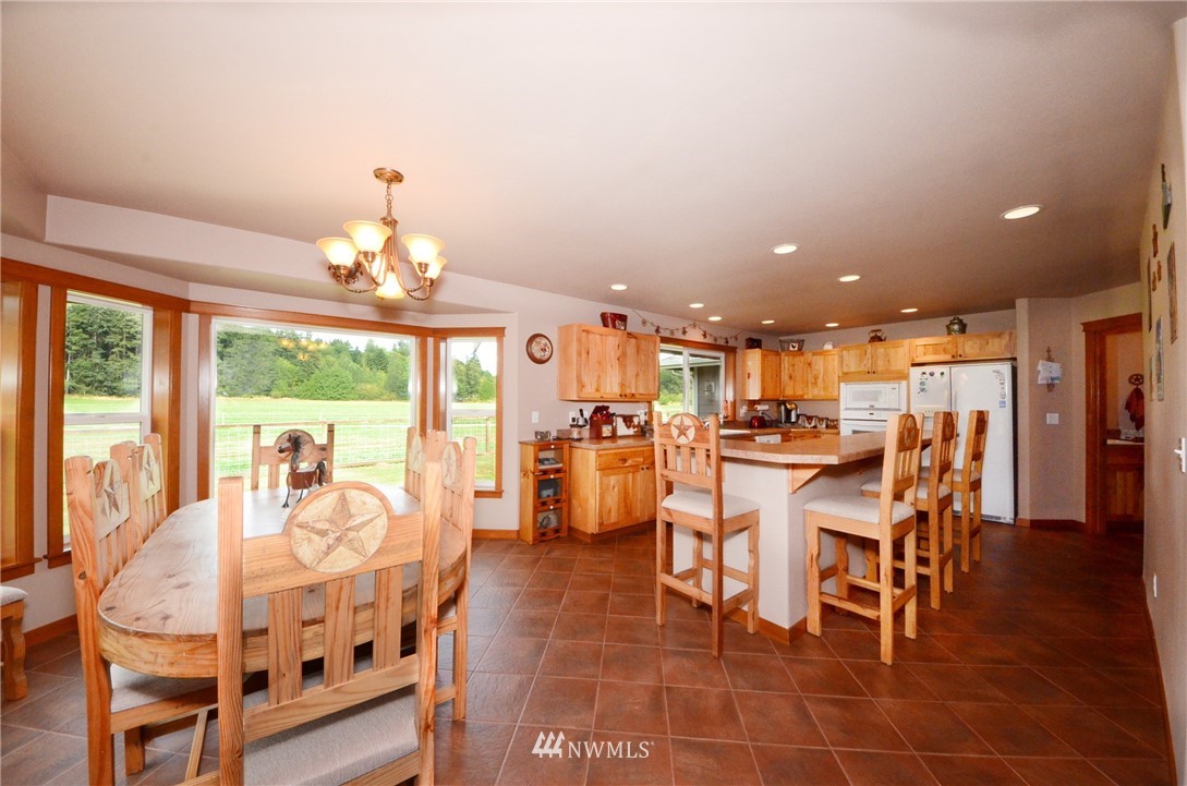 9416 James Road Southwest Rochester, WA 98579 - Photo 5 of 32