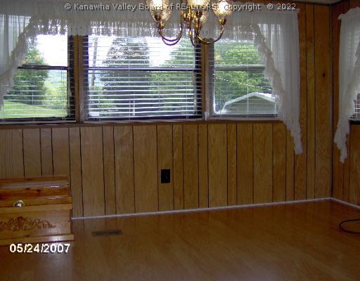15855 Ridgeview Nellis Road Ashford, WV 25009 - Photo 7 of 8 Dining Room.