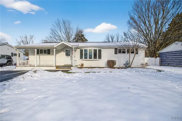 $179,000 | 309 Rebecca Street, Clay, NY 13212