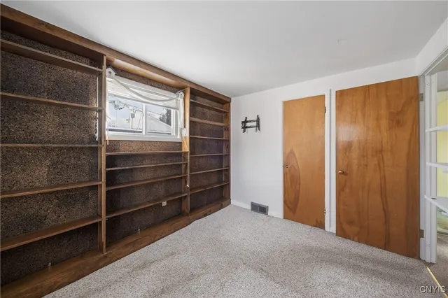 $179,000 | 309 Rebecca Street, Clay, NY 13212