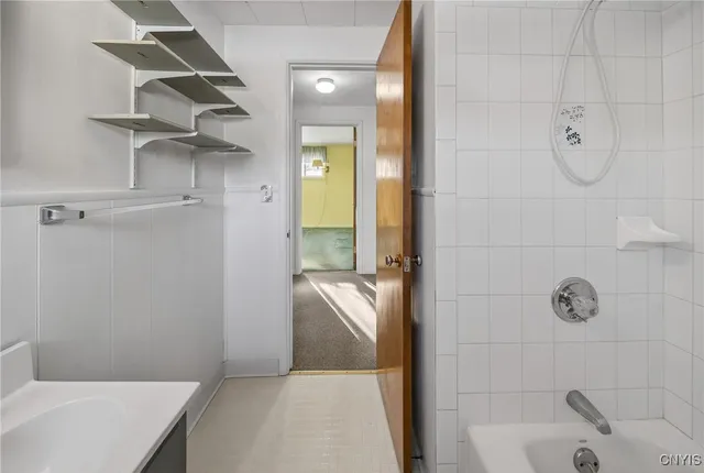 $179,000 | 309 Rebecca Street, Clay, NY 13212