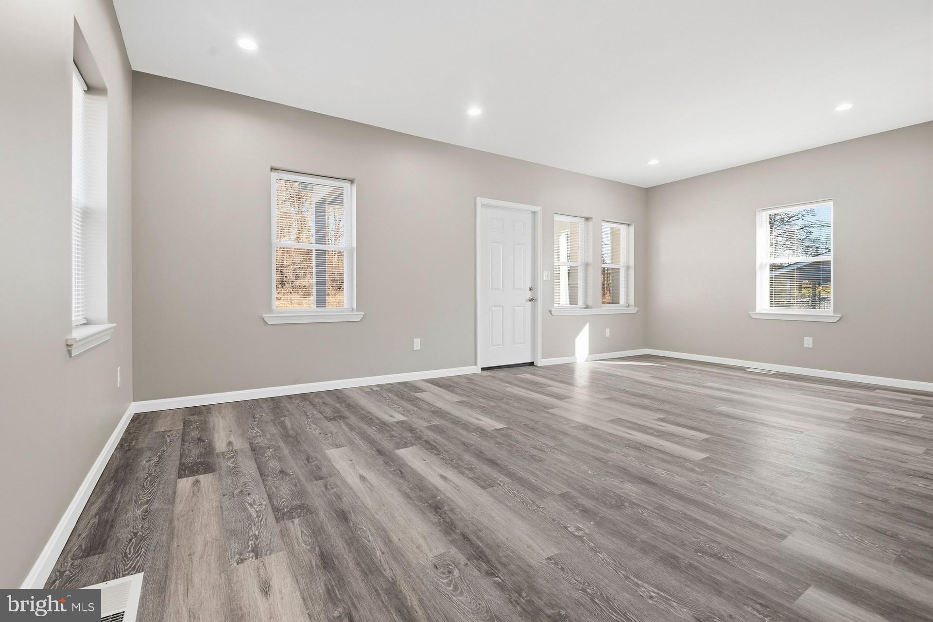 514 Maiden Choice Lane Catonsville, MD 21228 - Photo 7 of 28