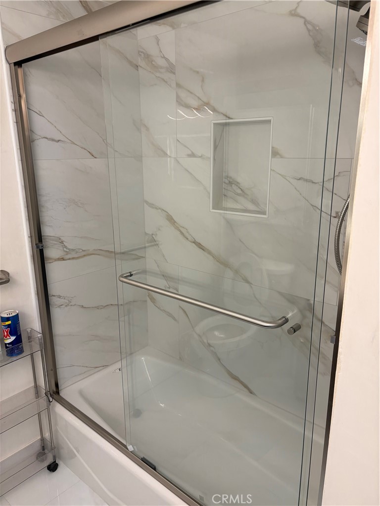 11862 Paseo Bonita Los Alamitos, CA 90720 - Photo 45 of 48 a bathroom with a bathtub