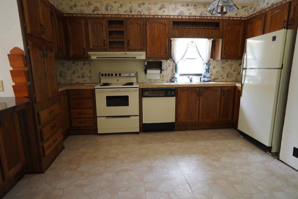 286 Belfast Augusta Road Searsmont, ME 04973 - Photo 4 of 20 DSC02546