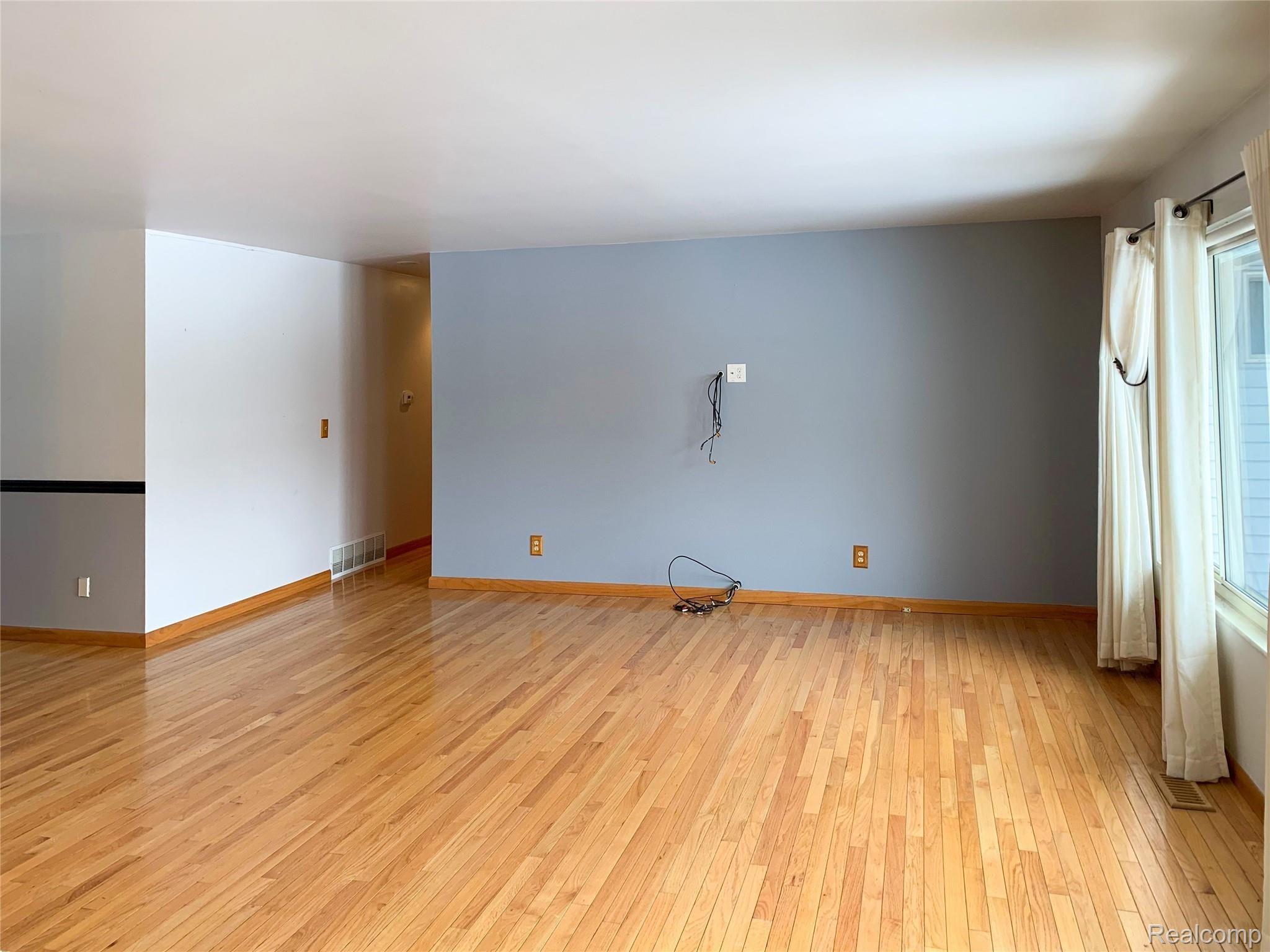 8074 East Carpenter Road Davison, MI 48423 - Photo 11 of 33 14A1CE69-F1DE-4DB3-B313-88C0F92C2E70.jpeg