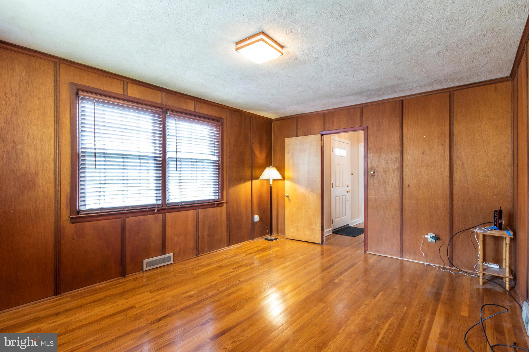 1203 Bruce Road Wilmington, DE 19803 - Photo 22 of 42 First Floor Office / Den