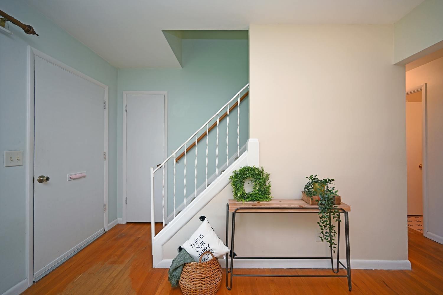 5529 Lawrence Road Cincinnati, OH 45248 - Photo 8 of 30
