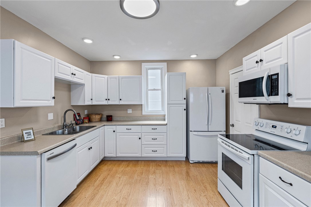 155 Cottage Street Rochester, NY 14608 - Photo 11 of 48