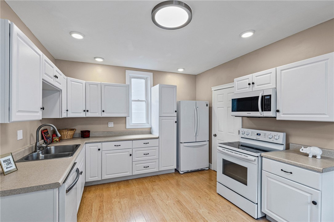 155 Cottage Street Rochester, NY 14608 - Photo 10 of 48