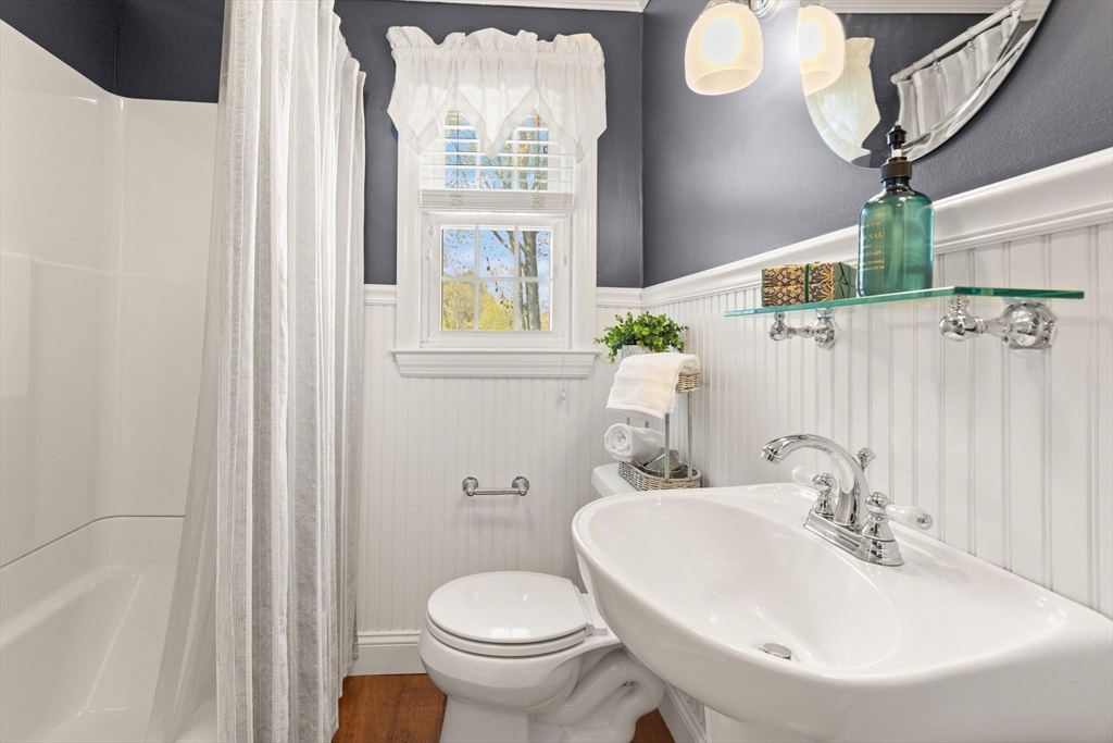 82 Orange Street Reading, MA 01867 - Photo 19 of 32