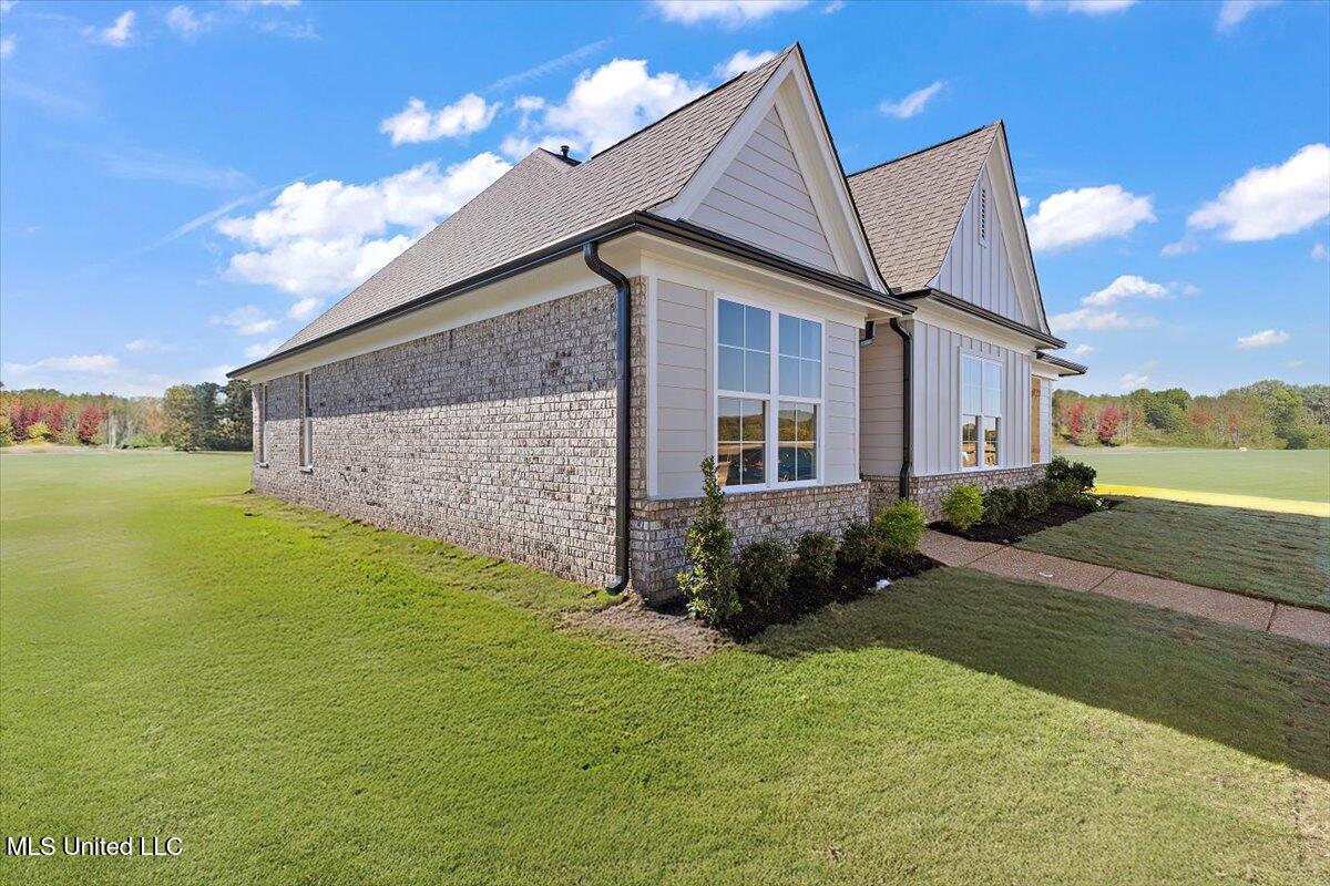 631 Sunflower Street Nesbit, MS 38651 - Photo 2 of 32 Lexington