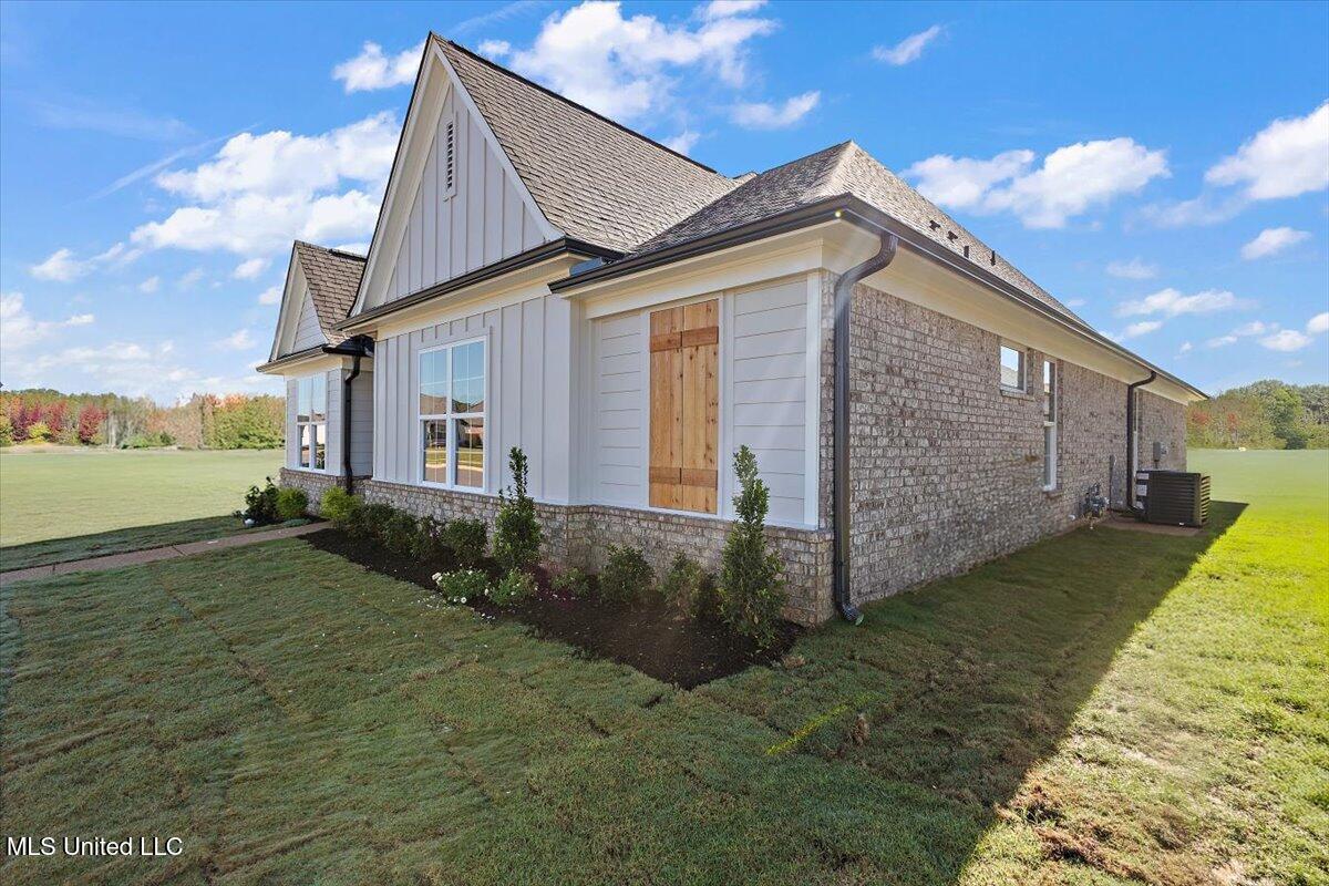 631 Sunflower Street Nesbit, MS 38651 - Photo 3 of 32 Lexington