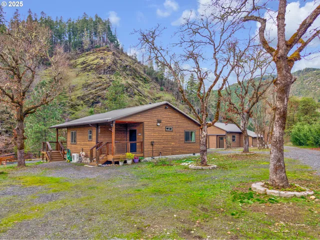 $875,000 | 4696 Cow Creek Road, Riddle, OR 97469