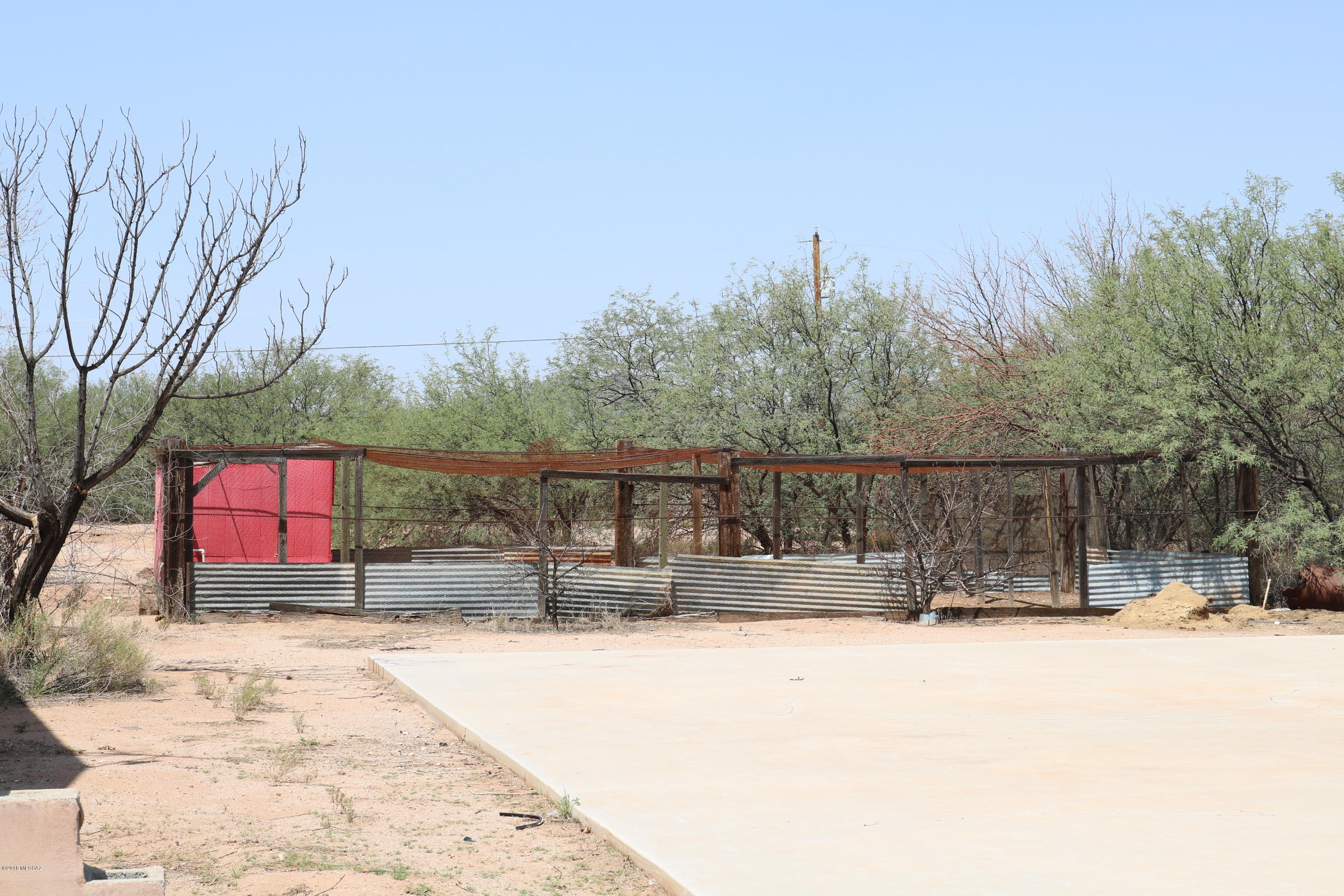 5851 South Avra Road Tucson, AZ 85735 - Photo 24 of 46 a view of a backyard