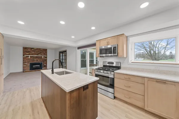 $345,000 | 100 Fairhills Drive, Ypsilanti, MI 48197