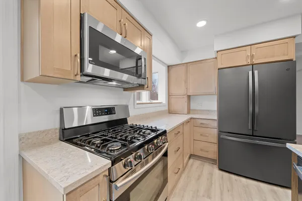 $345,000 | 100 Fairhills Drive, Ypsilanti, MI 48197