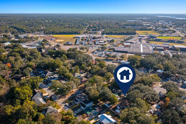 $370,000 | 710 Powell Drive, Niceville, FL 32578