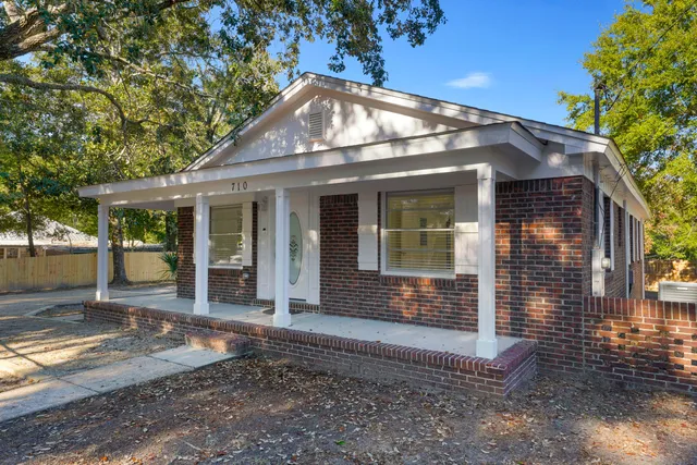 $370,000 | 710 Powell Drive, Niceville, FL 32578