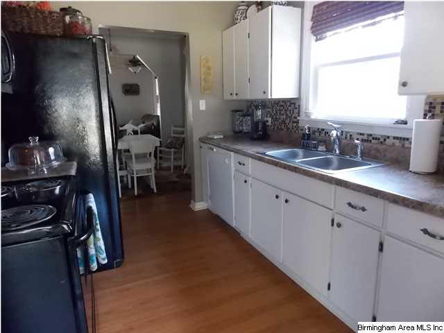 111 Pinewood Avenue Bessemer, AL 35023 - Photo 9 of 20