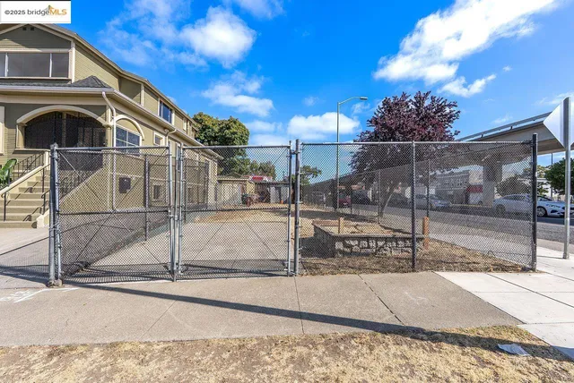$799,000 | 806 54th Street, Oakland, CA 94608
