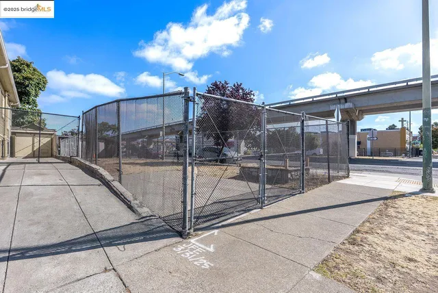 $799,000 | 806 54th Street, Oakland, CA 94608