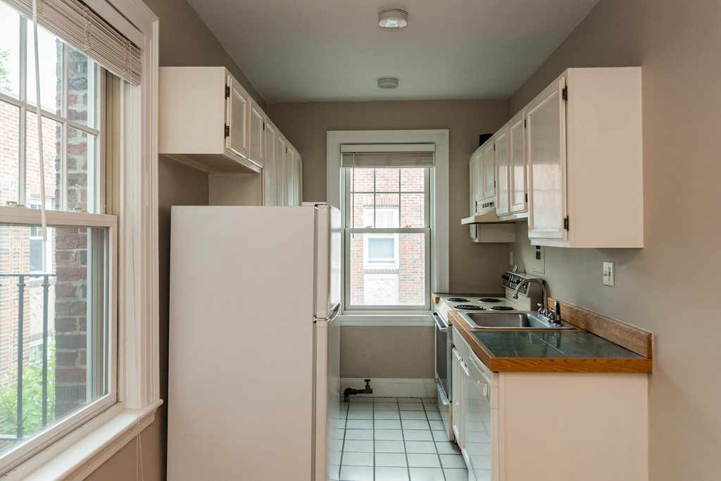 48 Strathmore Road, Unit 41 Boston, MA 02135 - Photo 4 of 16 Gallery Image 4