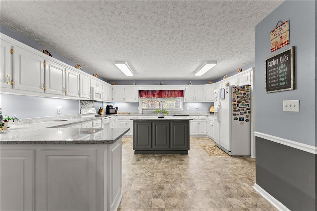 305 Mountain Brook Road Dawsonville, GA 30534 - Photo 12 of 61