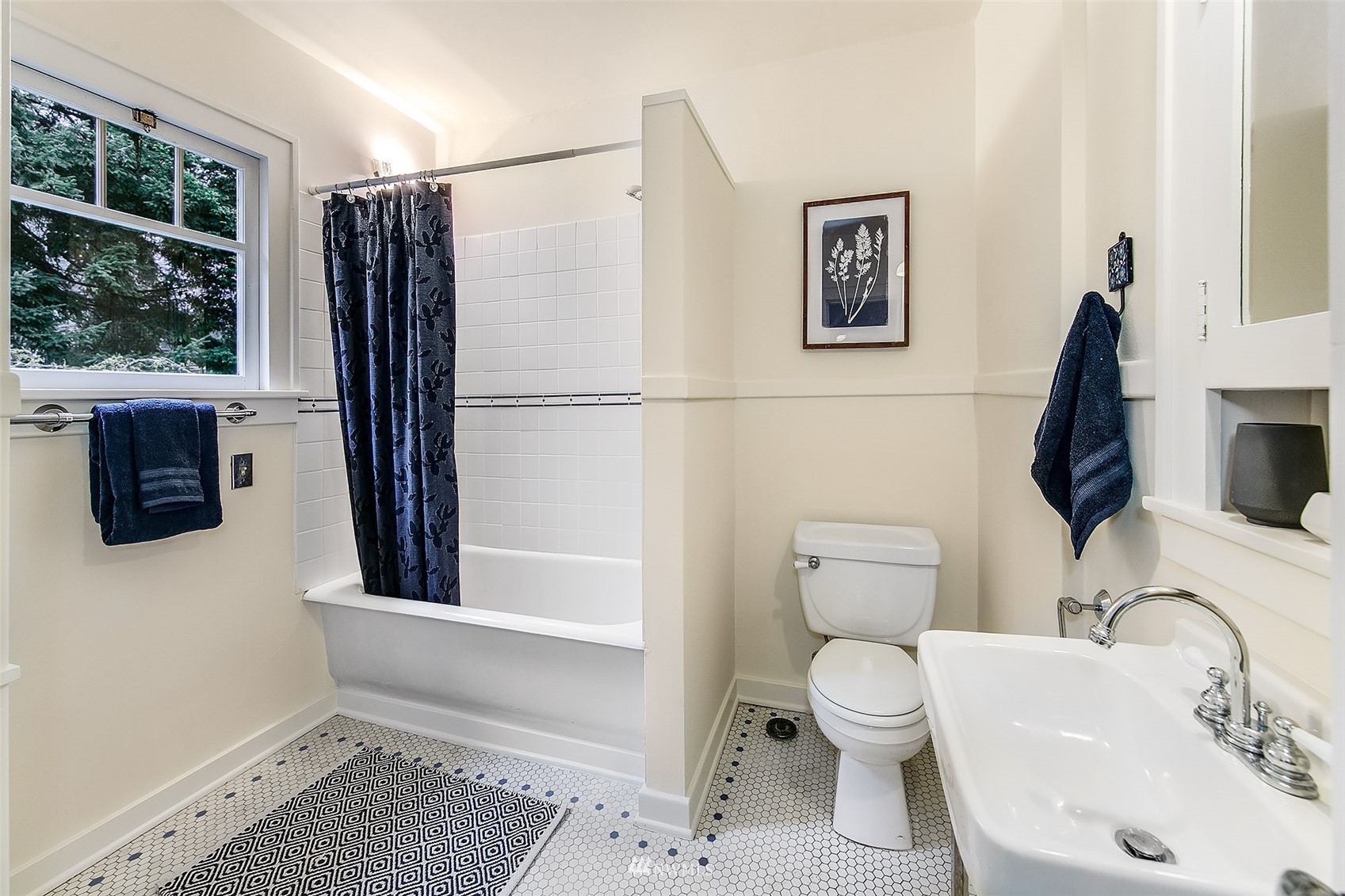 112 North 40th Street Seattle, WA 98103 - Photo 17 of 40