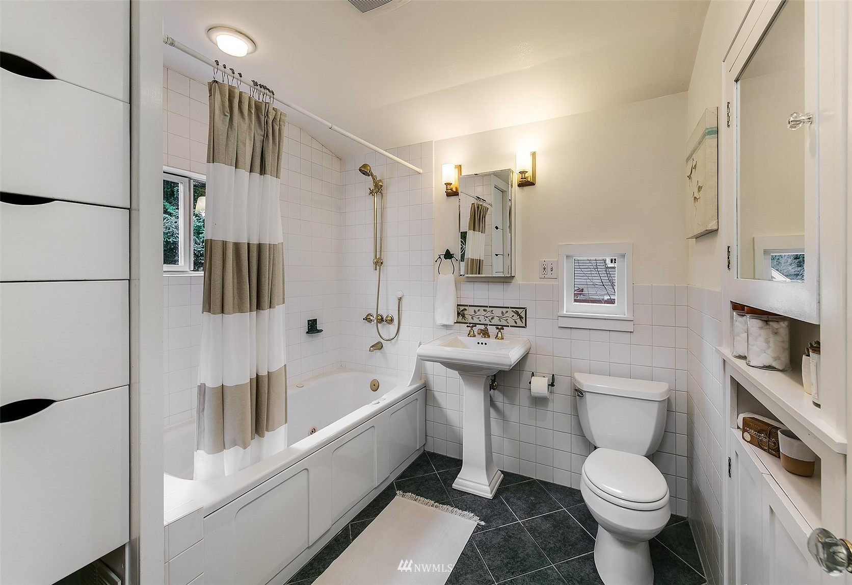 112 North 40th Street Seattle, WA 98103 - Photo 25 of 40