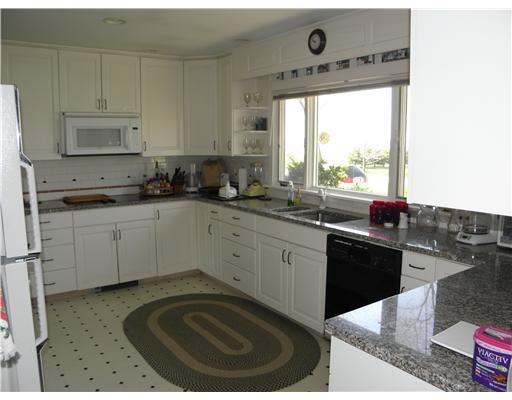 16 Samoset Road Rockland, ME 04841 - Photo 5 of 13 Kitchen.