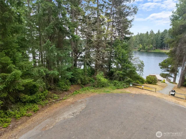 $250,000 | 10718 Trout Place West, Anderson Island, WA 98303