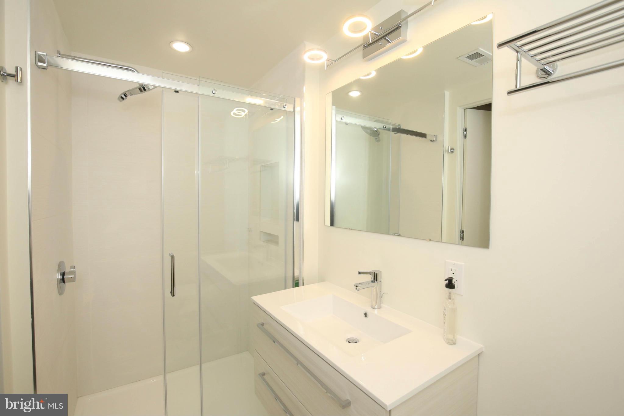 S Street Northwest, Unit 104 Washington, DC 20009 - Photo 10 of 13 Bath