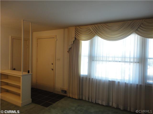 1920 Le Suer Road Henrico, VA 23229 - Photo 11 of 24 Foyer