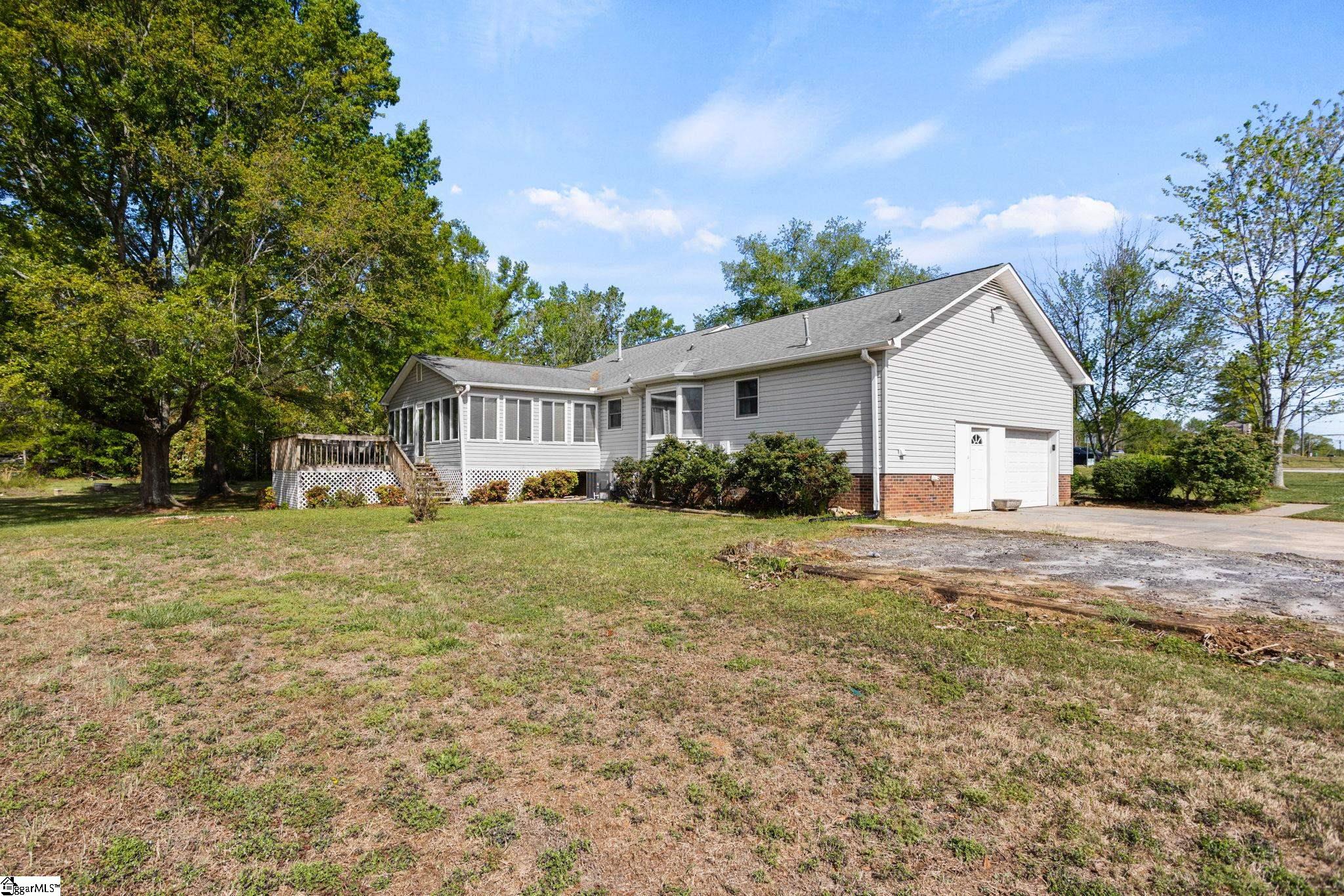 2604 Roper Mountain Road Simpsonville, SC 29681 - Photo 29 of 43