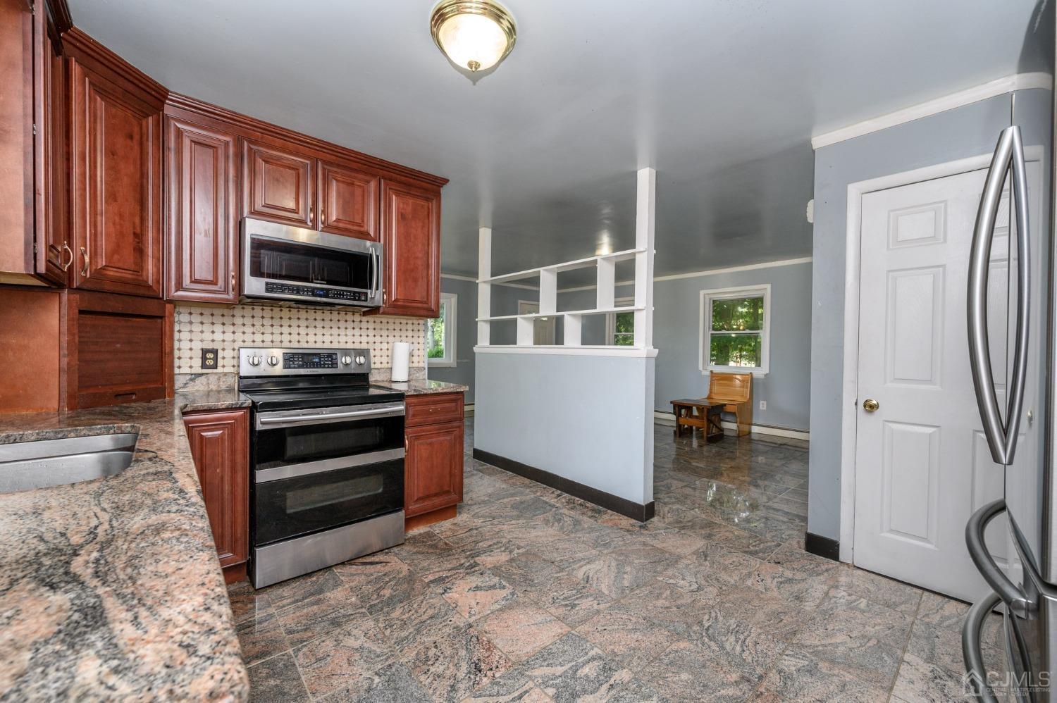 445 Eggert Crossing Road Ewing, NJ 08638 - Photo 9 of 31 Gallery Image 9