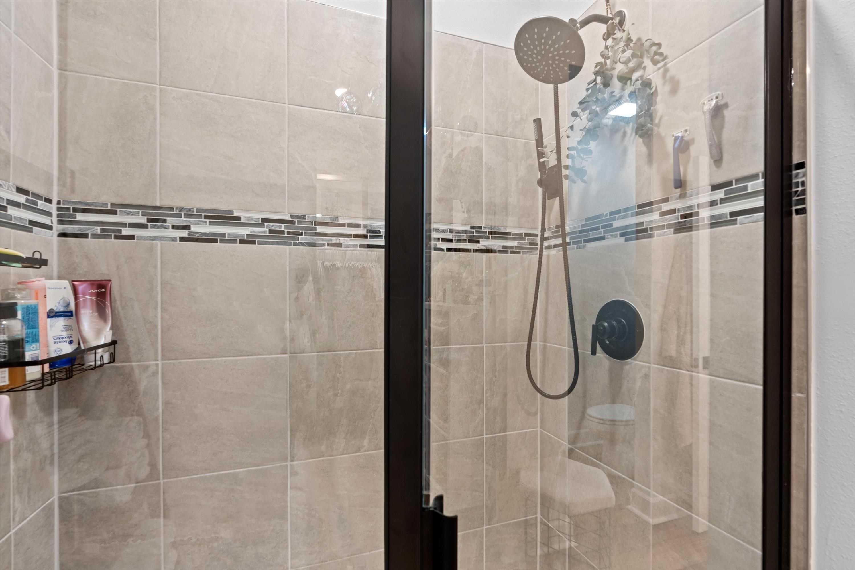 793 Morgans Treasure Road St. Augustine, FL 32084 - Photo 19 of 24 a bathroom with a shower