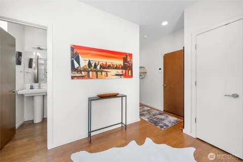 $958,888 | 4042 Martin Luther King Jr Way South, Seattle, WA 98108
