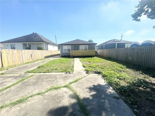 $2,000 | 5312 Warrington Drive, Unit C, New Orleans, LA 70122