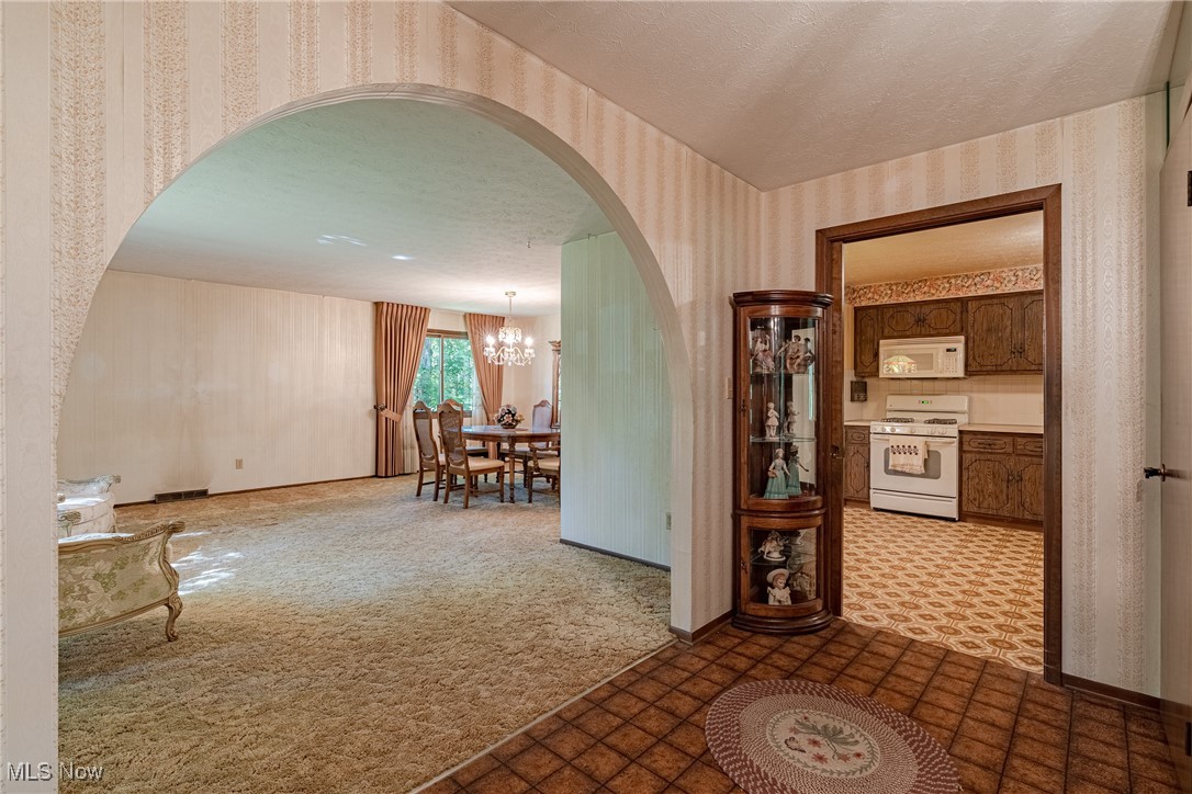 7005 Liberty Road Solon, OH 44139 - Photo 5 of 40 Gallery Image 5