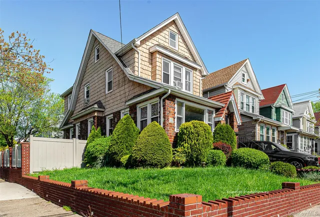 $5,600 | 93-01 71st Avenue | Forest Hills