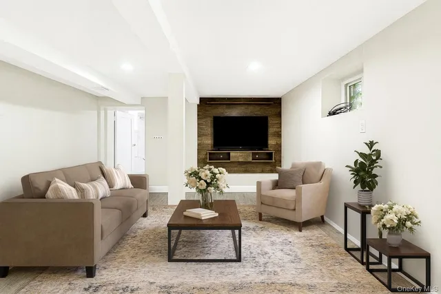 $5,600 | 93-01 71st Avenue | Forest Hills