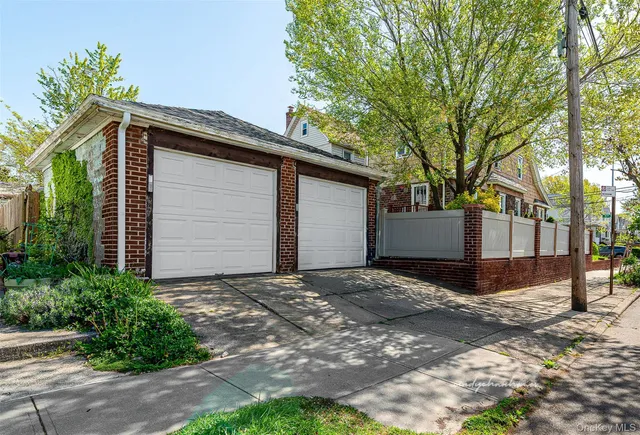 $5,600 | 93-01 71st Avenue | Forest Hills