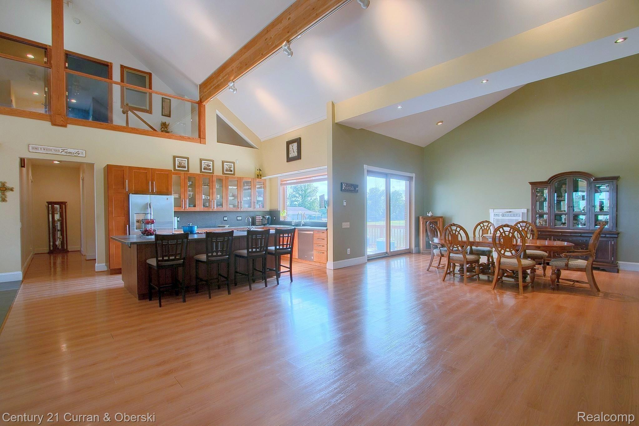 9801 Chinavare Road Newport, MI 48166 - Photo 19 of 58 19-Kitchen And Breakfast Nook.jpg
