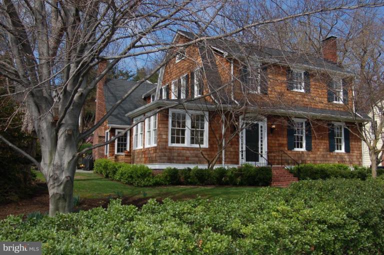 1502 Russell Road Alexandria, VA 22301 - Photo 1 of 30 Exterior (Main)
