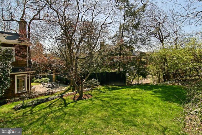 1502 Russell Road Alexandria, VA 22301 - Photo 2 of 30 Unique #1